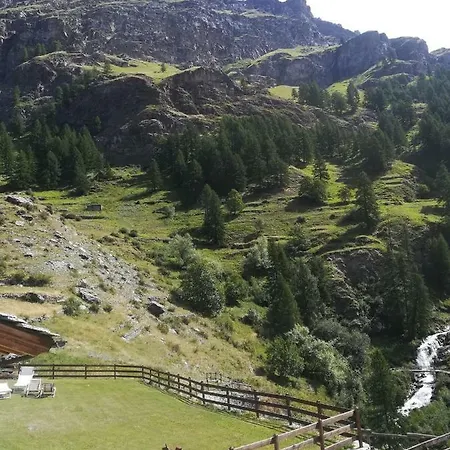 Gran Paradiso Vista Cascata Degioz